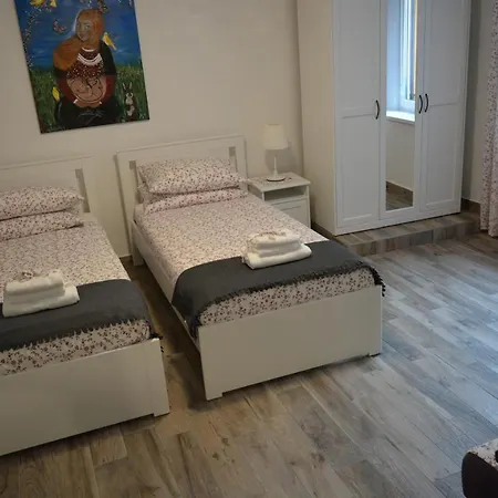 Istrabella -spacious Four Bedroom *