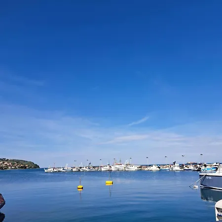 Istrabella -spacious Four Bedroom Apartment *
